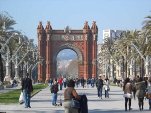 În Barcelona, nu poţi număra obiectivele turistice şi locurile în care merită să ajungi.