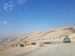 Cu masina pe Scorpion's Ascent in desertul Naqab, Israel,