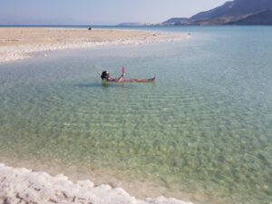 Plutinde la Marea Moarta